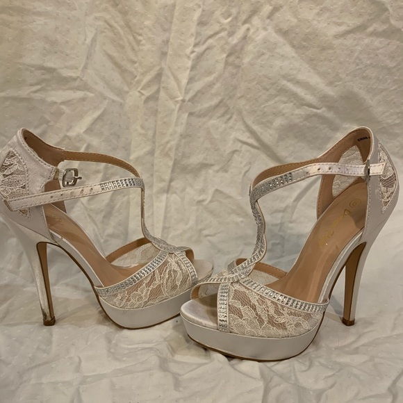Dream Pair High Heels - Picture 3 of 5
